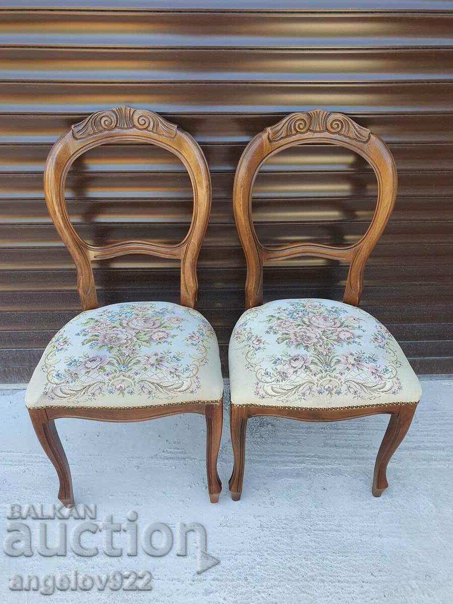 Beautiful vintage chairs array!!!