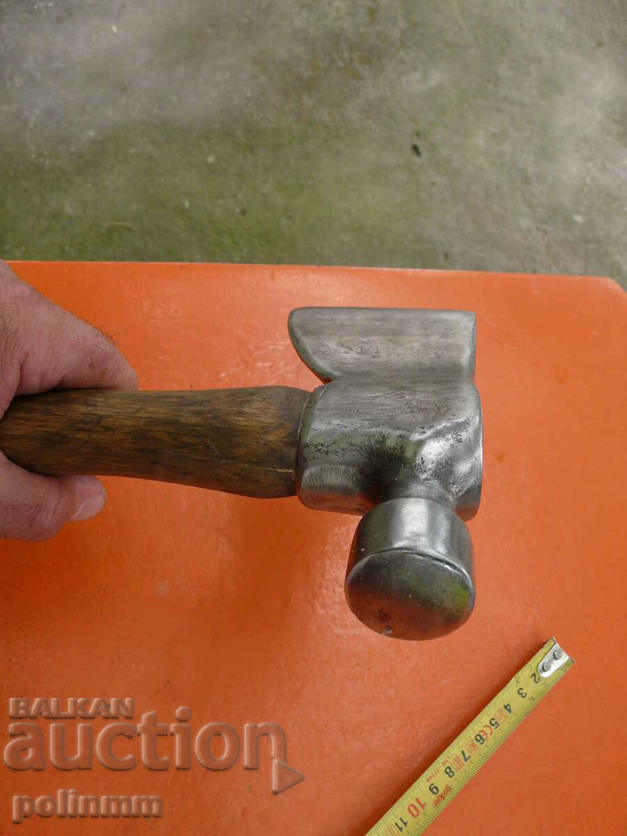 Old ax / hammer - 520 with price 100.00 BGN | € 51.13 Old ax / hammer - 520 with price 100.00 BGN | € 51.13