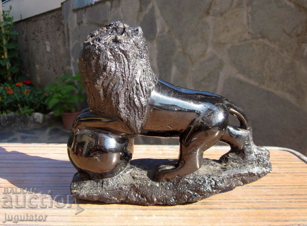 Auction old natural anthracite lion statuette figure Auction old natural anthracite lion statuette figure