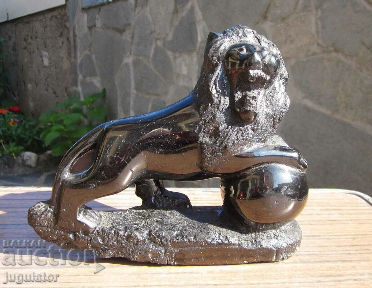 old natural anthracite lion statuette figure