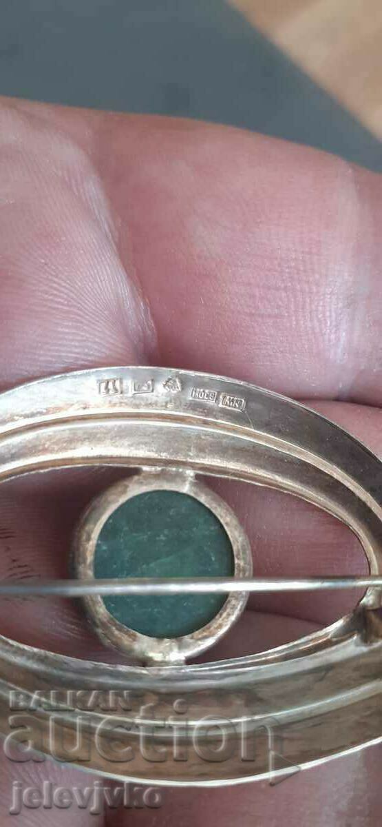 Licitație Broșă de piatră verde