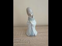 Spanish porcelain figure statuette LLADRO