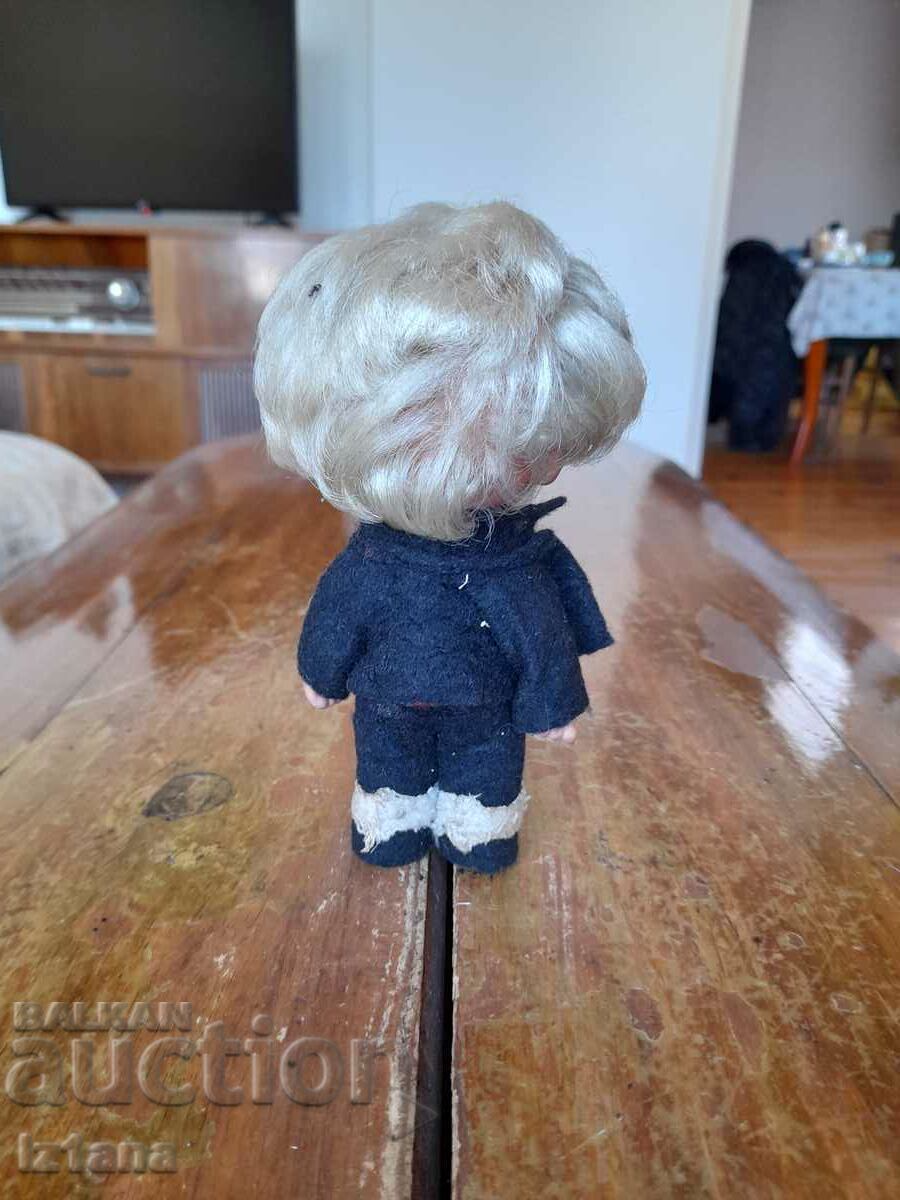 Licitație Păpușă veche Licitație Păpușă veche