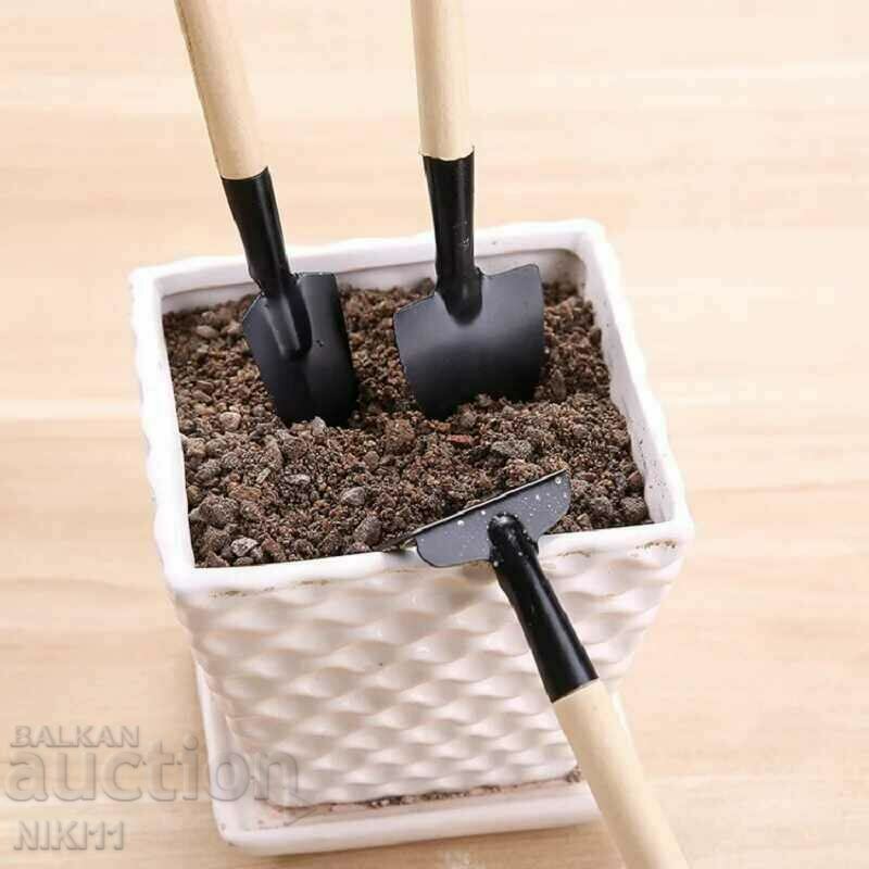 Small garden tools pot garden spades rake with price 7.00 BGN | € 3.58 Small garden tools pot garden spades rake with price 7.00 BGN | € 3.58