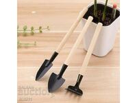 Small garden tools pot garden spades rake