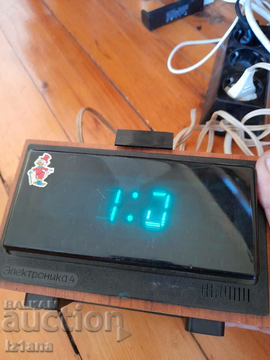 Old watch Electronics 413 - 7 Old watch Electronics 413 - 7