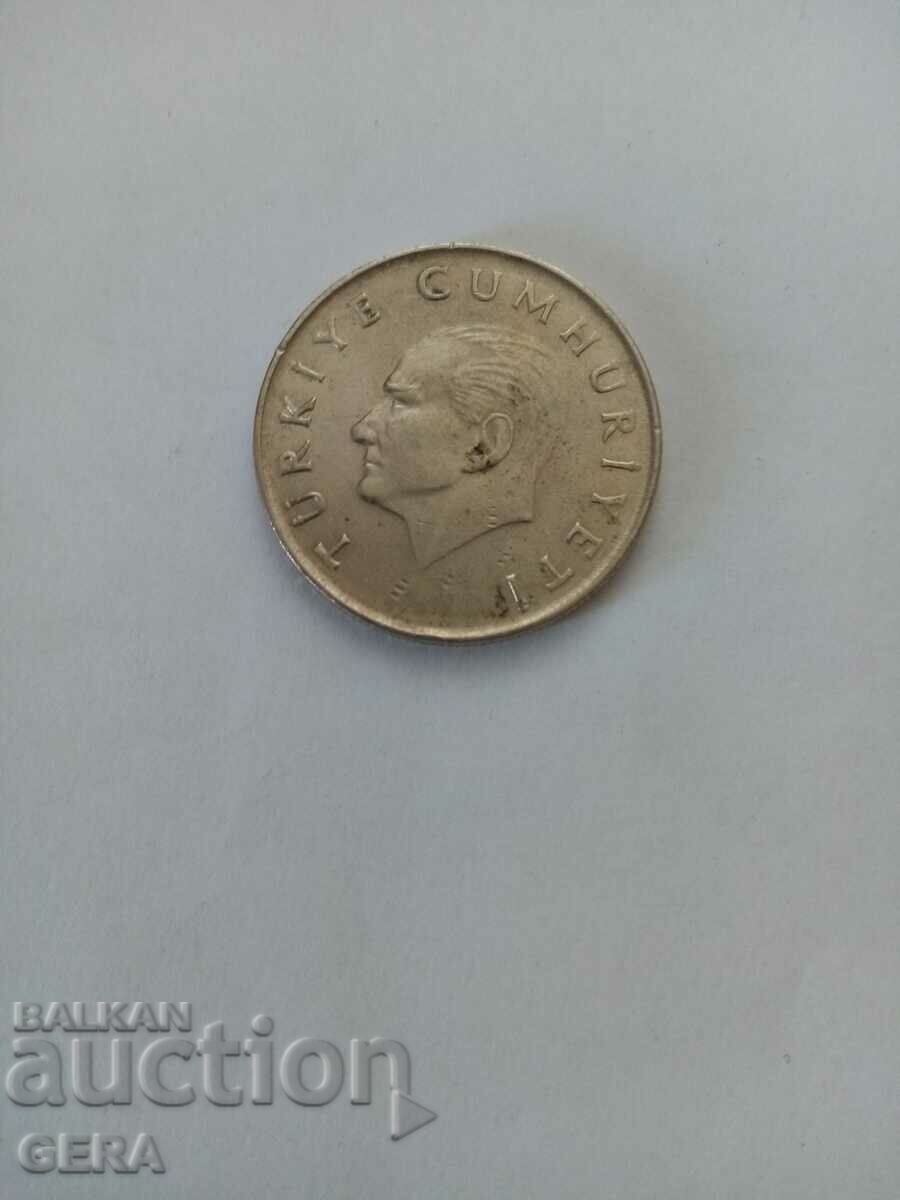 100 lira coin Turkey