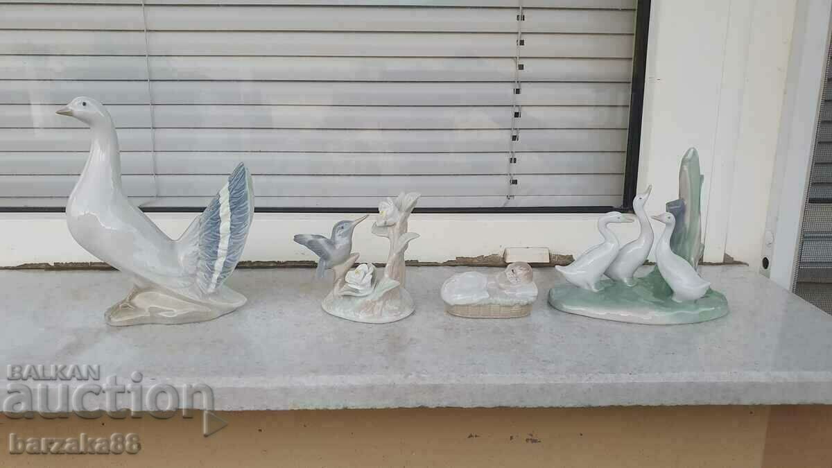 4 pcs. Porcelain Figures Figure