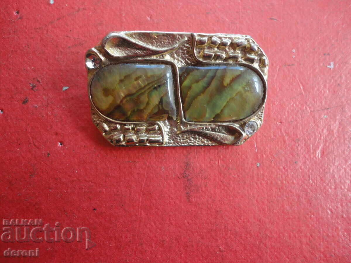 Delivery of Gold-plated brooch with stones 42