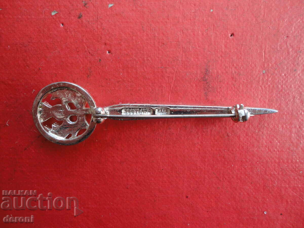 Delivery of Amazing brooch 43 Delivery of Amazing brooch 43