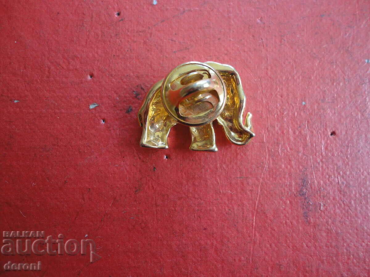 Delivery of Gilded elephant brooch 47