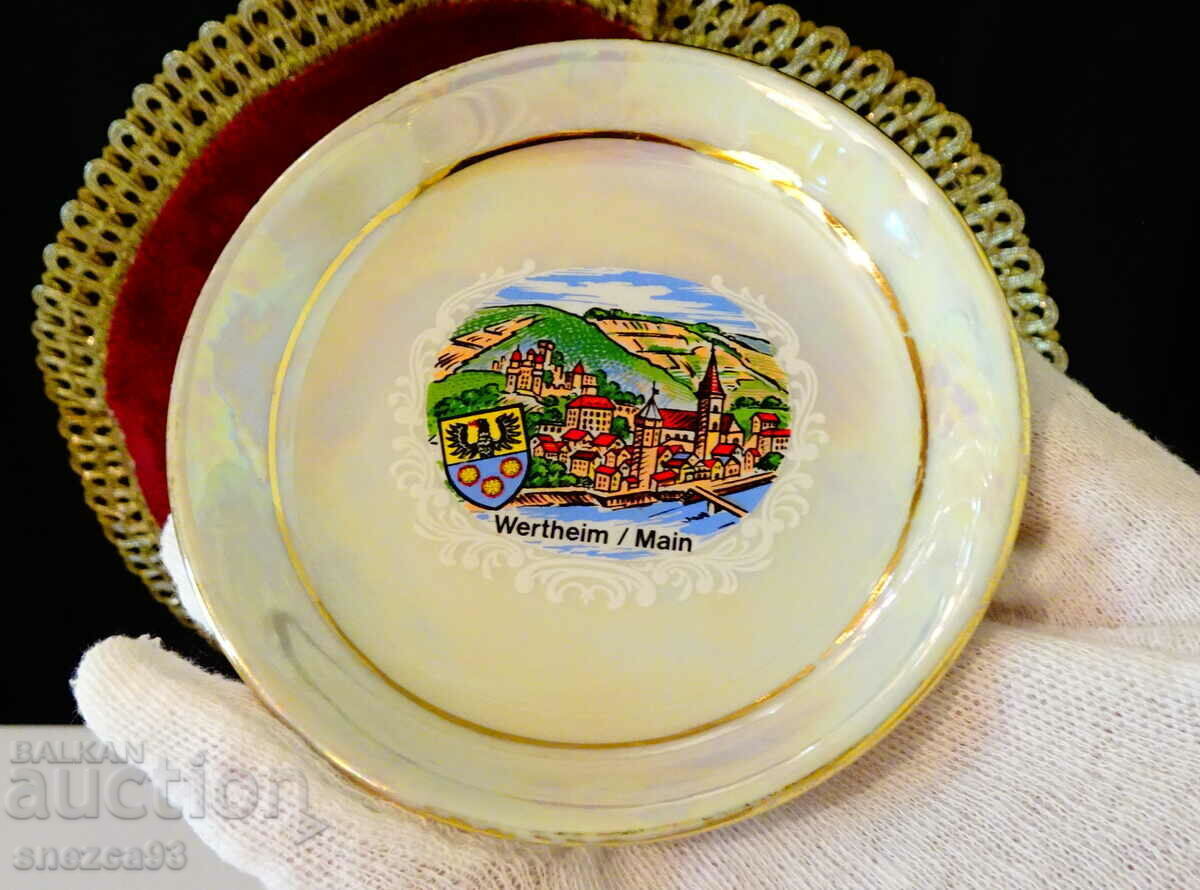 Bavarian porcelain plate, opaline, Wertheim. Bavarian porcelain plate, opaline, Wertheim.