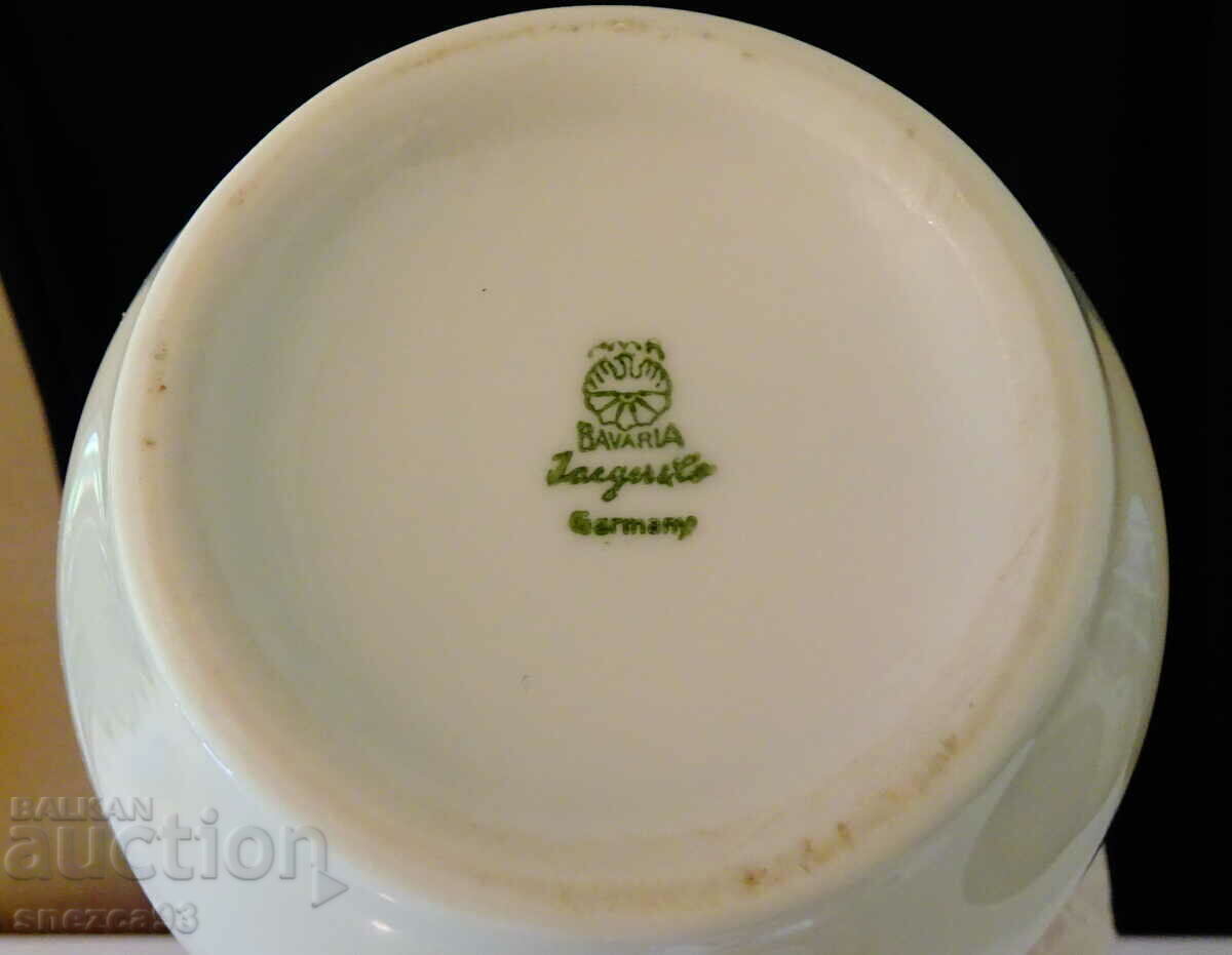 Vase Bavarian porcelain, gold, flowers. - 6 Vase Bavarian porcelain, gold, flowers. - 6