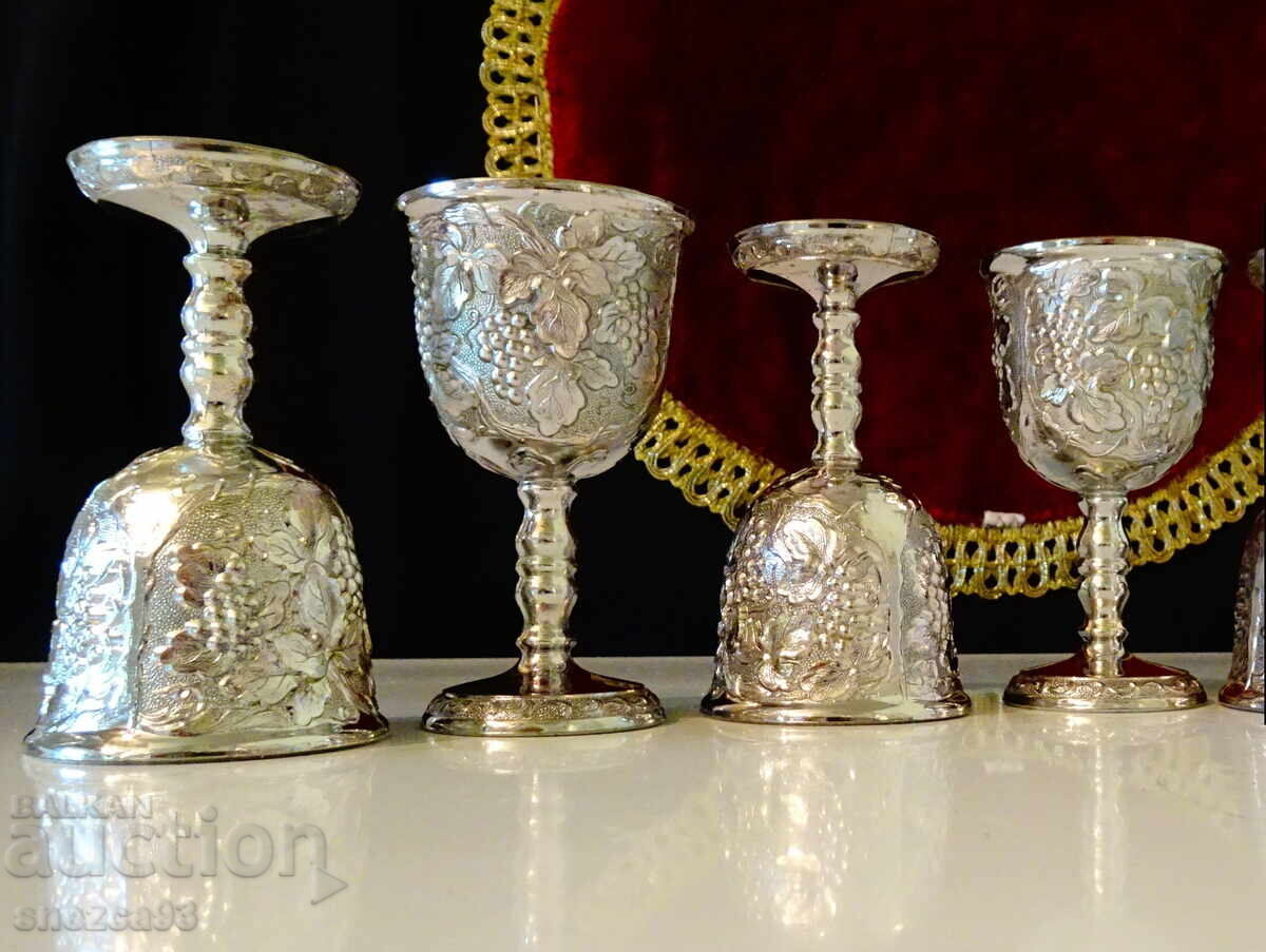 Delivery of Silver-plated cups, vines, grapes, gold plating, 4 pieces Delivery of Silver-plated cups, vines, grapes, gold plating, 4 pieces