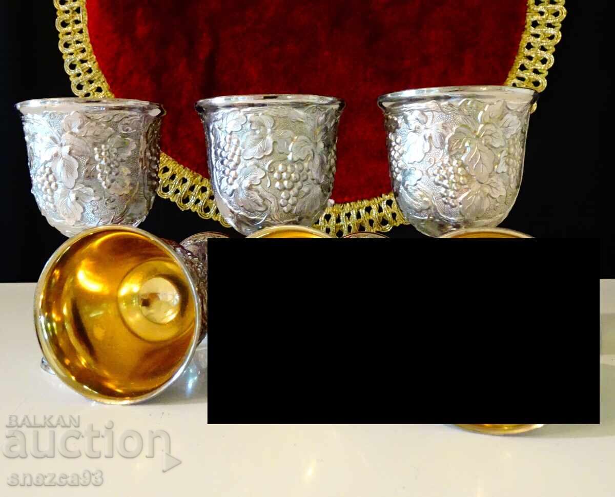 Silver-plated cups, vines, grapes, gold plating, 4 pieces Silver-plated cups, vines, grapes, gold plating, 4 pieces