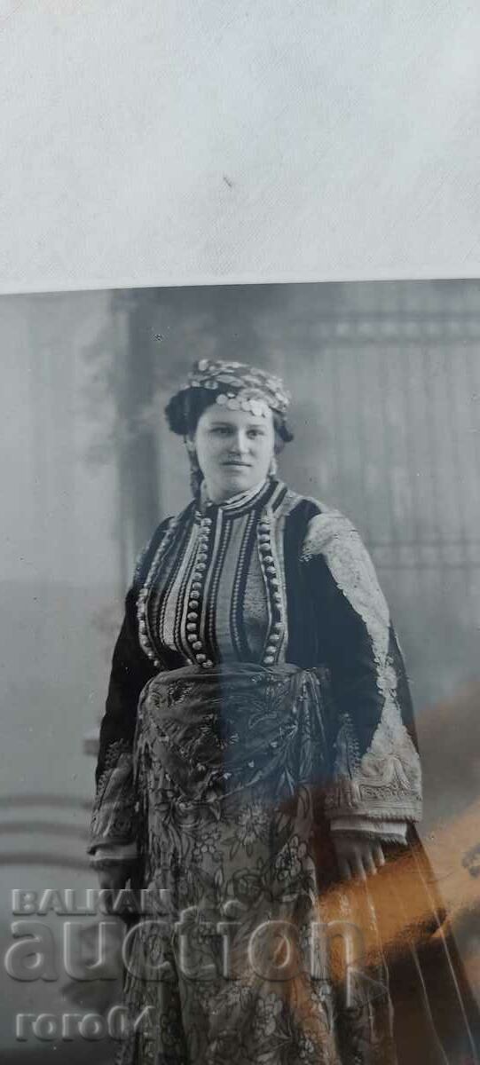 Delivery of ANGELINA HAJI MITOVA - MACEDONIAN COSTUME