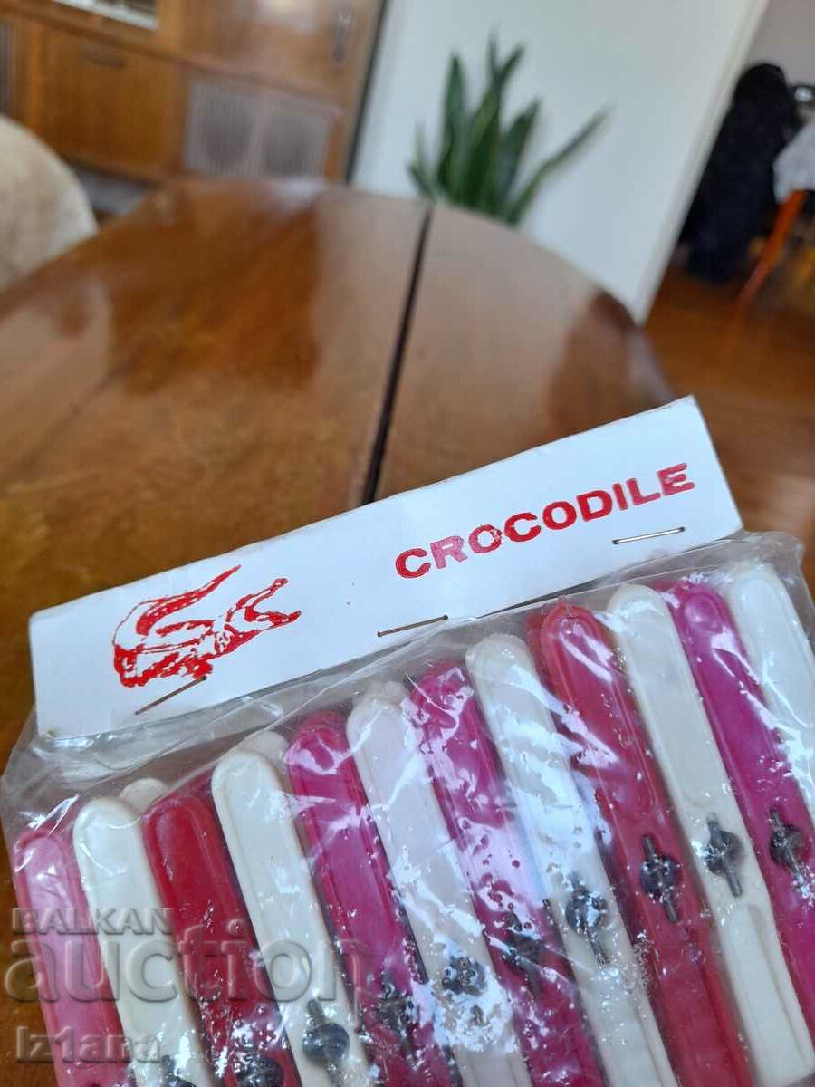 Auction Vintage Crocodile clothespins Auction Vintage Crocodile clothespins