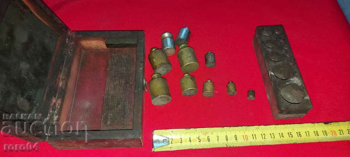 MEASURES - WEIGHTS - BRONZE - 7 MEASURES - WEIGHTS - BRONZE - 7