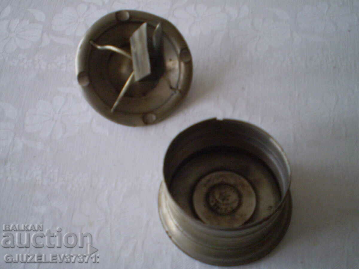 Auction Old metal innkeeper's ashtray Pivnitsa Iosifu Minchevu Sofi Auction Old metal innkeeper's ashtray Pivnitsa Iosifu Minchevu Sofi