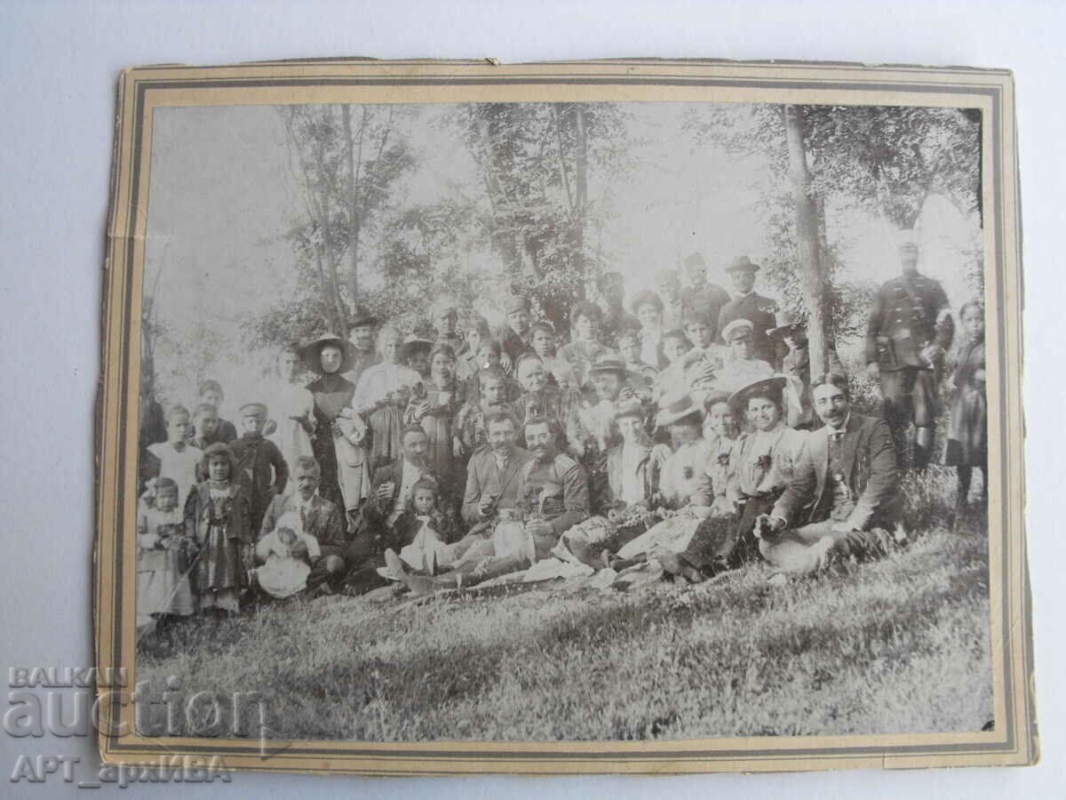 2 pcs. old PHOTOS. In Plovdiv on Bunardjika for May 1.