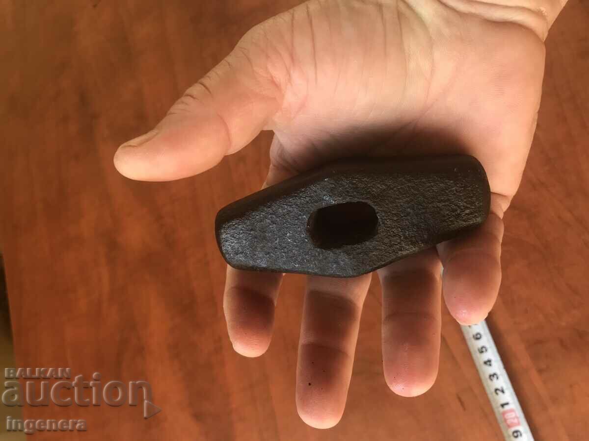 Auction STONE HAMMER-600 GR. Auction STONE HAMMER-600 GR.