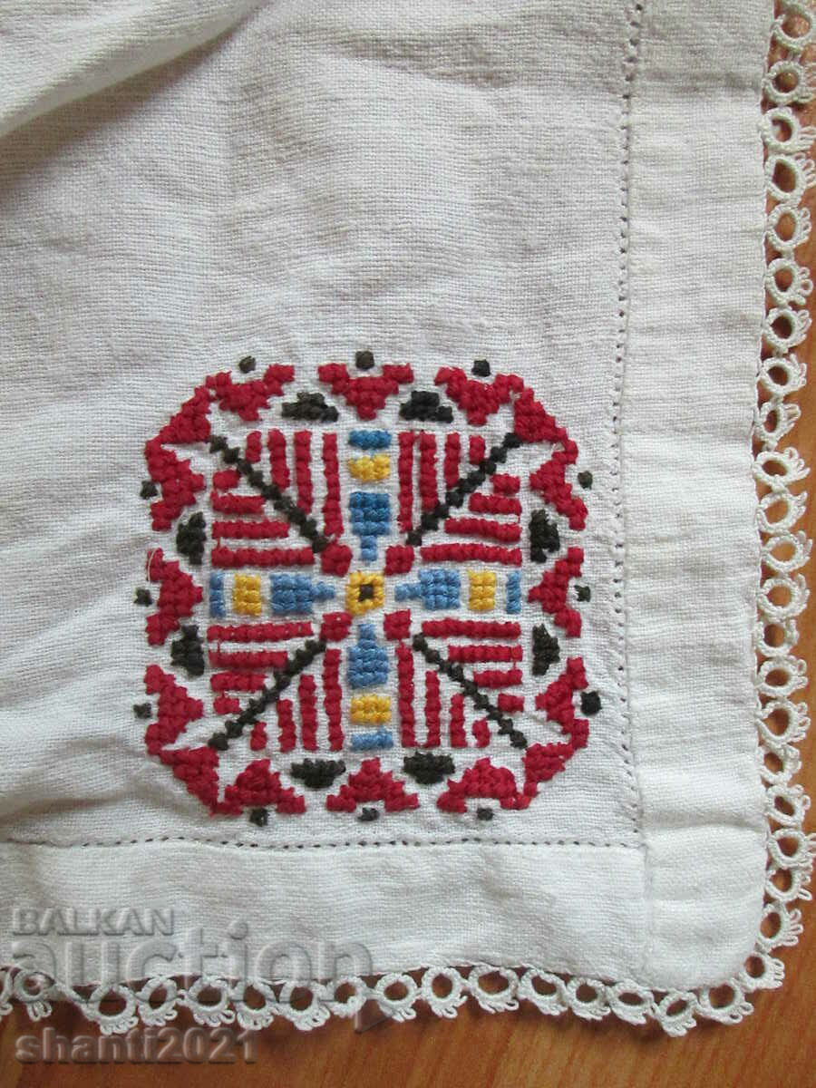 Auction Old tablecloth - hand embroidered Auction Old tablecloth - hand embroidered