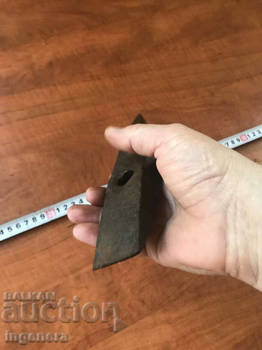 Delivery of HAMMER BLADE QUITE OLD FORGED TOOL- 850 GR.