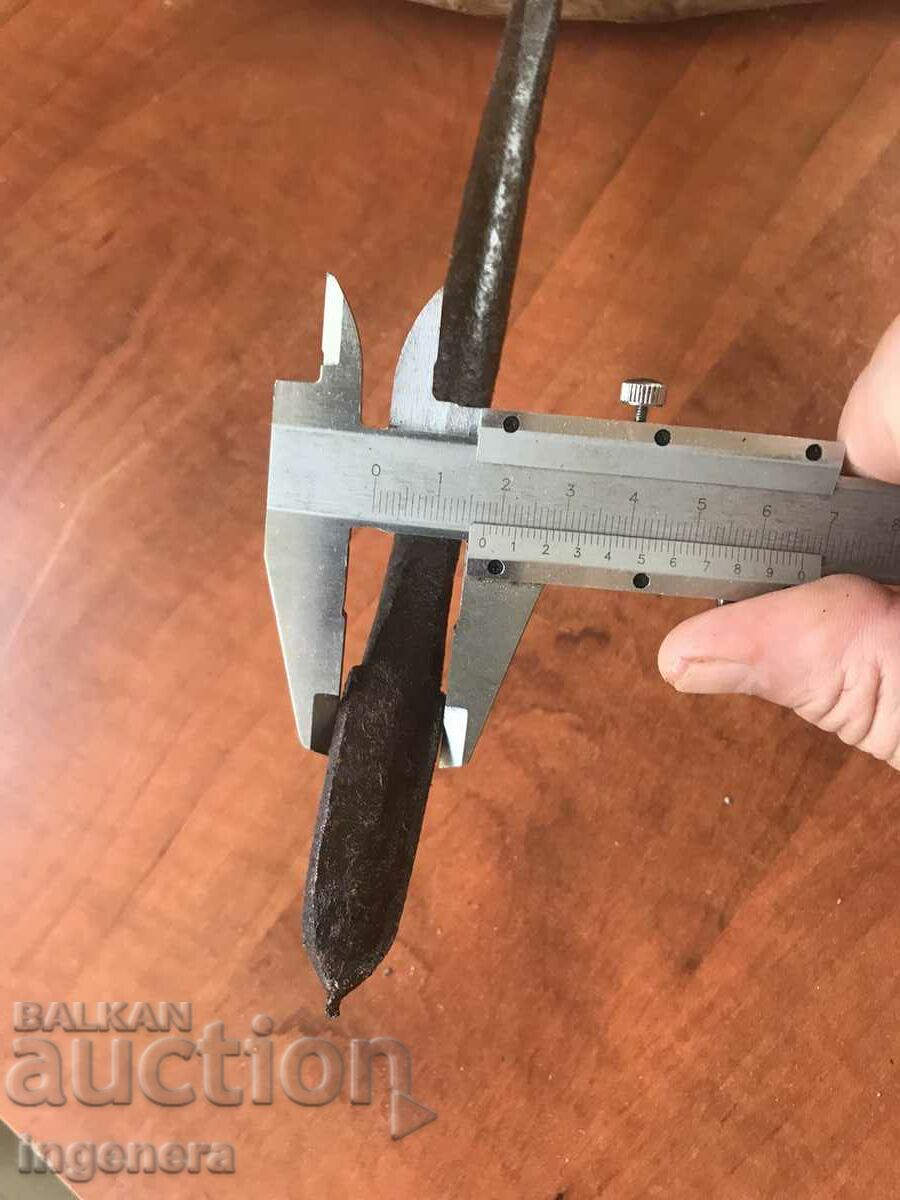 Delivery of DRILL DRILL CARPENTRY ANTIQUE FORGED TOOL