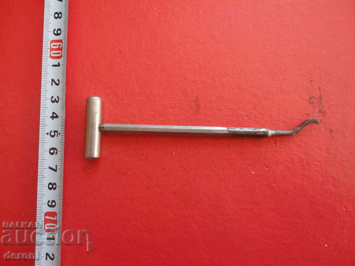 L. J. Mason Antique Medical Instrument with price 20.00 BGN | € 10.23 L. J. Mason Antique Medical Instrument with price 20.00 BGN | € 10.23