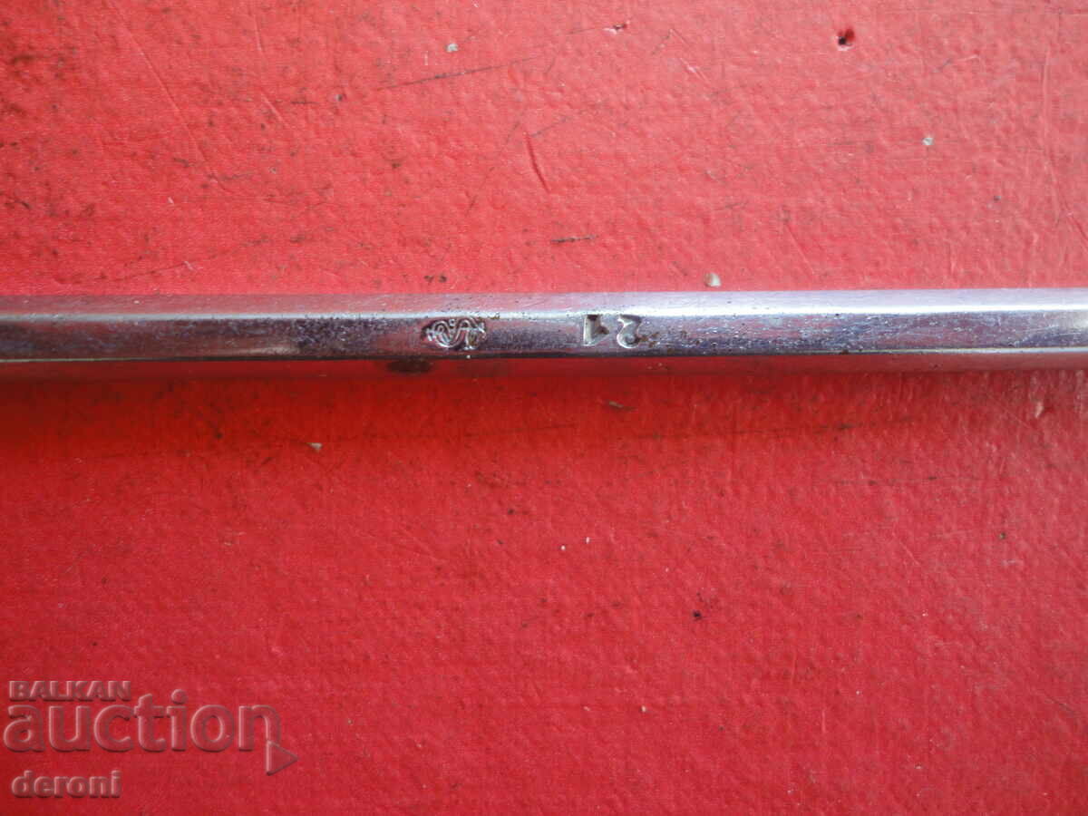 German medical dental instrument Aesculap with price 10.00 BGN | € 5.11 German medical dental instrument Aesculap with price 10.00 BGN | € 5.11