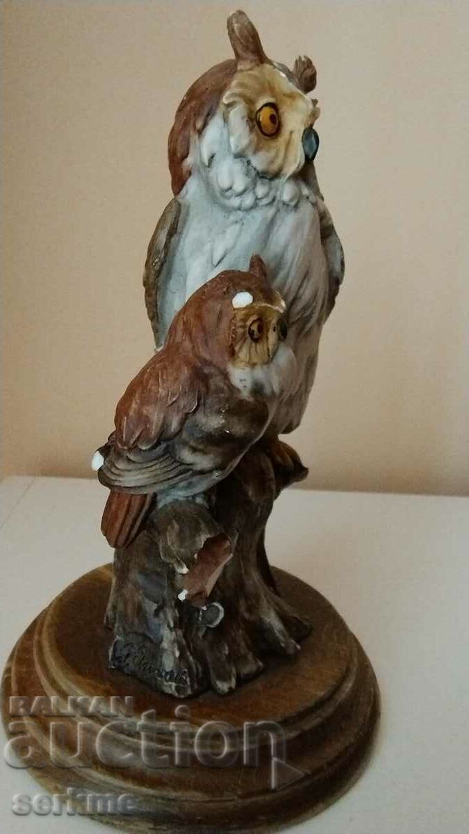 Polyresin figure. with price 30.00 BGN | € 15.34 Polyresin figure. with price 30.00 BGN | € 15.34