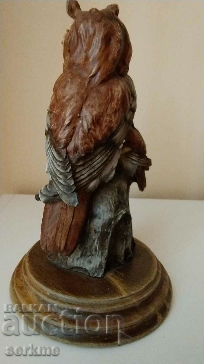 Delivery of Polyresin figure. Delivery of Polyresin figure.