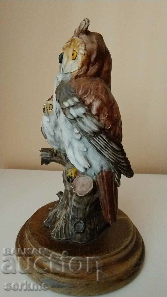 Polyresin figure. - 5 Polyresin figure. - 5