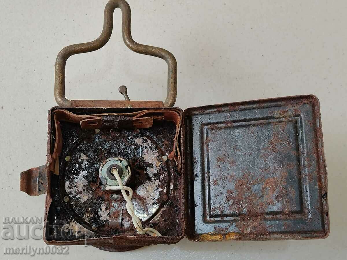 Delivery of Old GERMAN military flashlight lamp searchlight WW1 WW2