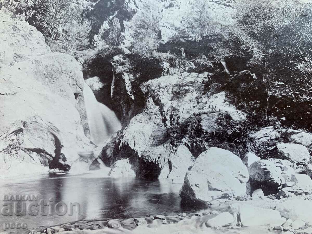 Водопада в Карлово "Сучурум" Фотограф Георг Волц с цена 100.00 лв. | € 51.13 Водопада в Карлово "Сучурум" Фотограф Георг Волц с цена 100.00 лв. | € 51.13