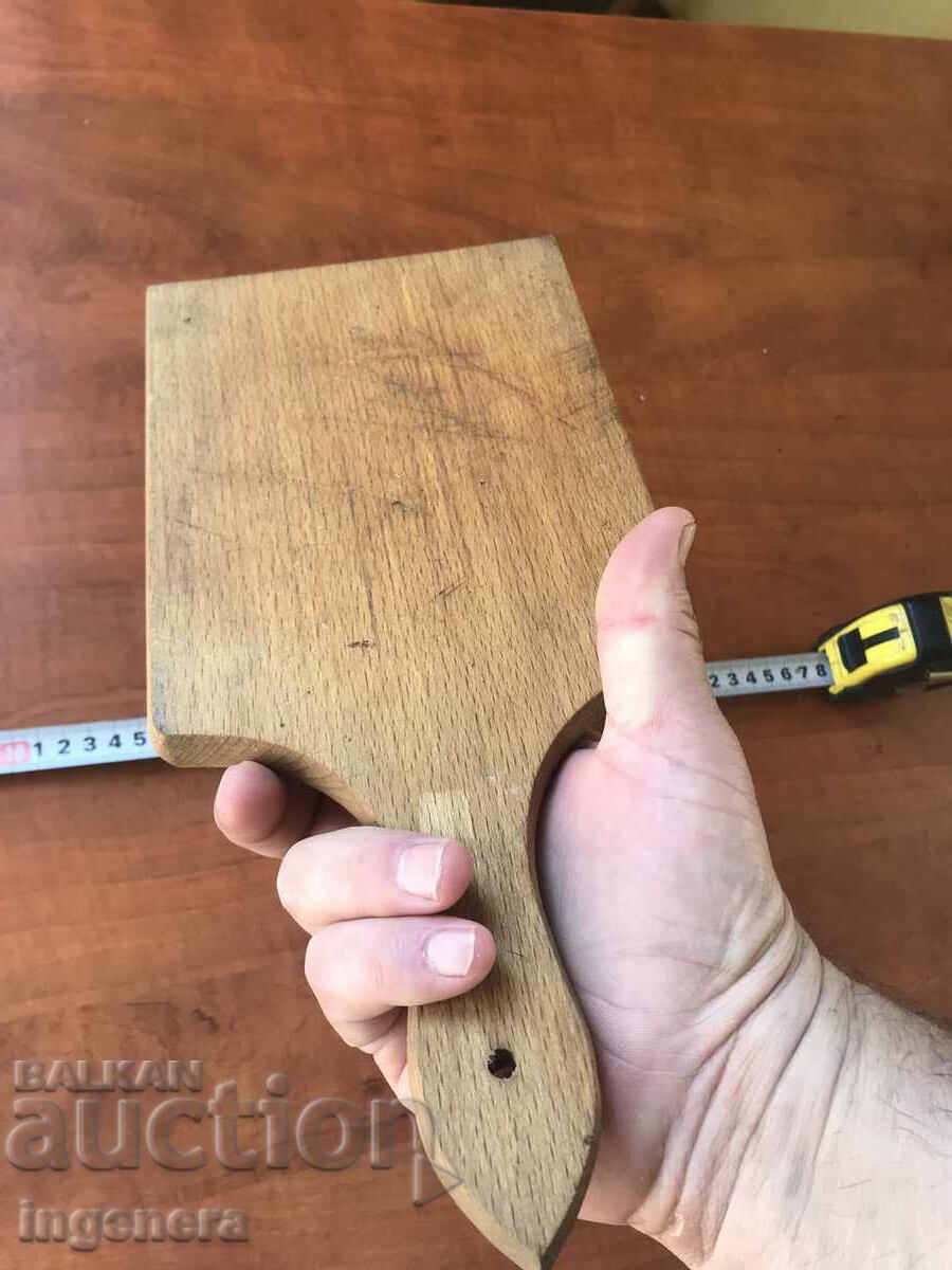 Delivery of BREAD BOARD FOR APPETIZERS AND STEAKS WOOD OLD Delivery of BREAD BOARD FOR APPETIZERS AND STEAKS WOOD OLD