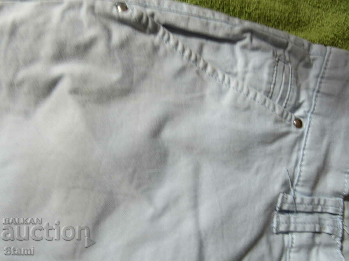 Auction Bermuda shorts CANDA size L/40-42/ Auction Bermuda shorts CANDA size L/40-42/