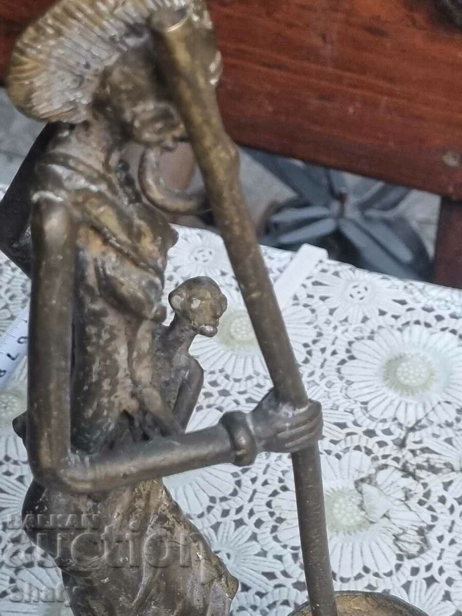 Sculptură veche din bronz. figură africană - 7 Sculptură veche din bronz. figură africană - 7