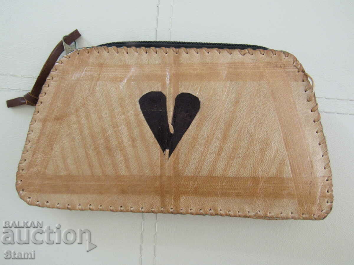 Genuine leather wallet from West Africa with price 45.00 BGN | € 23.01 Genuine leather wallet from West Africa with price 45.00 BGN | € 23.01