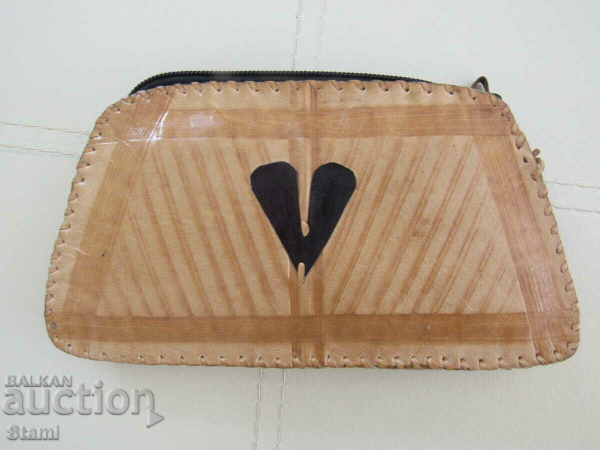 Auction Genuine leather wallet from West Africa Auction Genuine leather wallet from West Africa