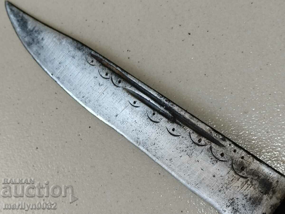 Old hand-forged knife chereni buffalo horn karakulak blade with price 159.00 BGN | € 81.30 Old hand-forged knife chereni buffalo horn karakulak blade with price 159.00 BGN | € 81.30