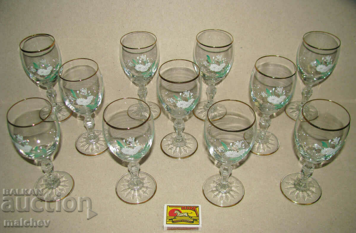 Lot of 11 glass aperitif glasses with flowers and gilding 1960s