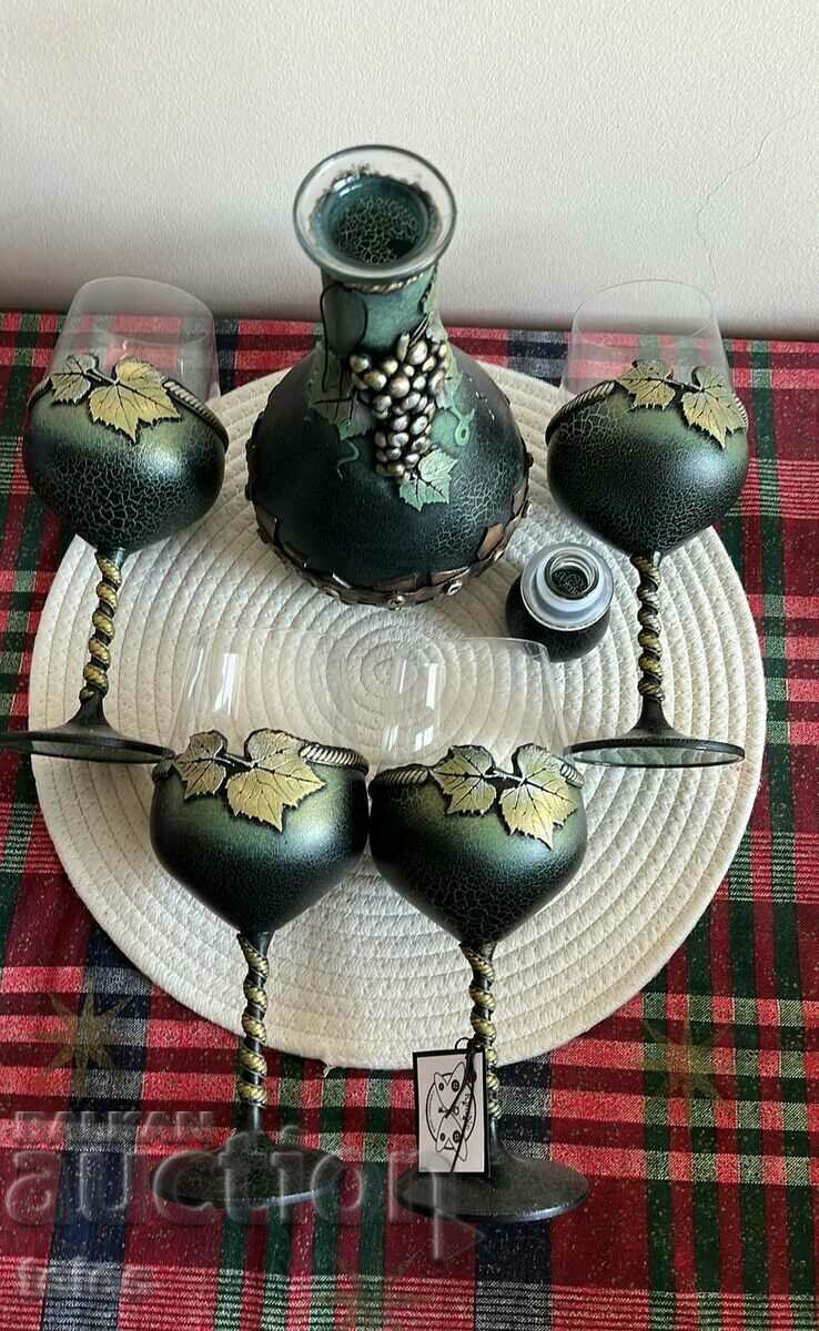 Wine service for 4 people - new with price 52.00 BGN | € 26.59 Wine service for 4 people - new with price 52.00 BGN | € 26.59