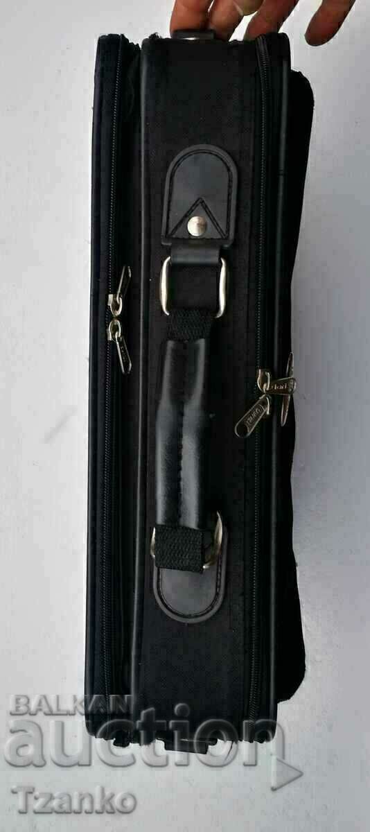 Delivery of Laptop bag Delivery of Laptop bag