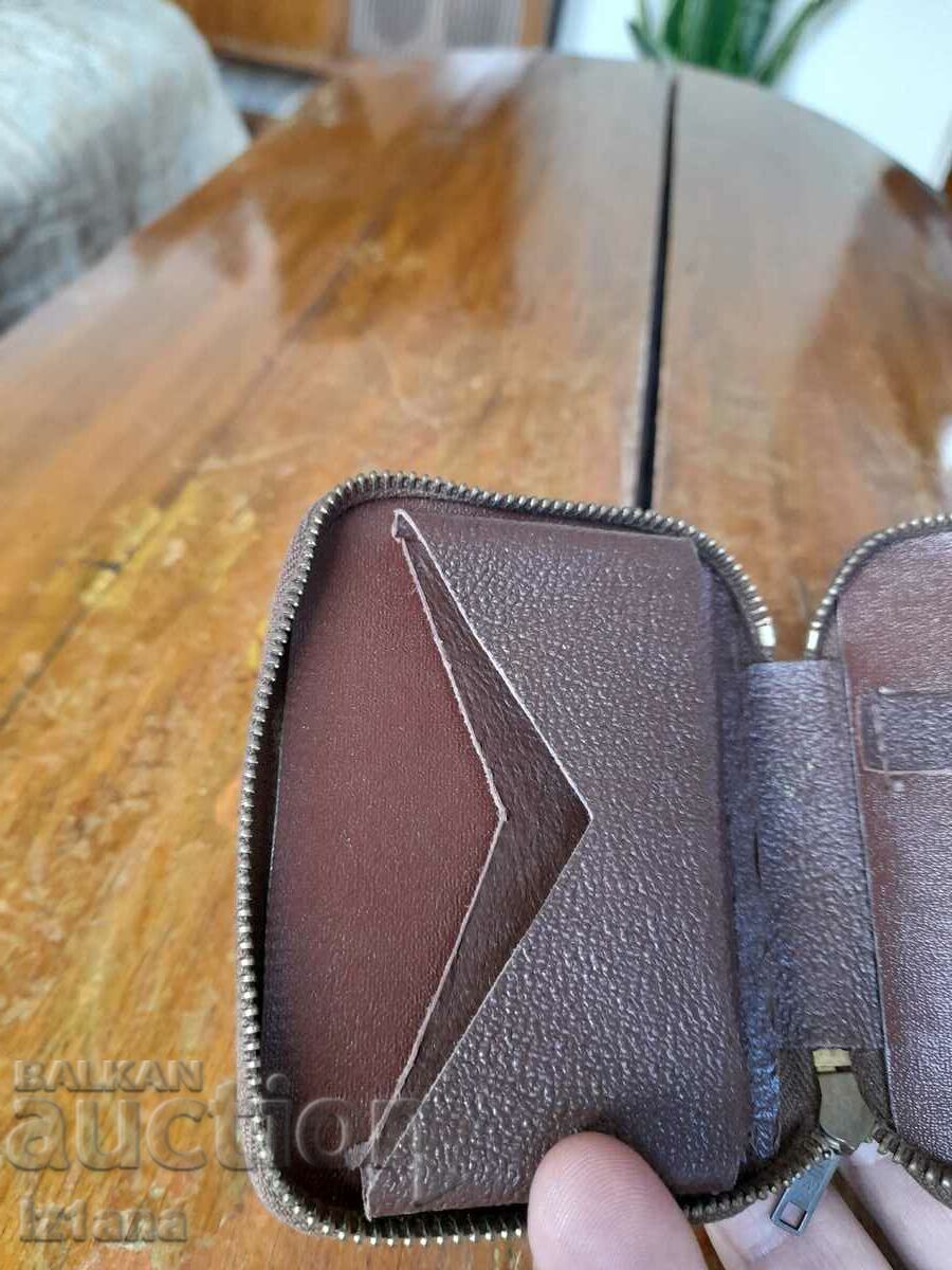 Delivery of Old leather case for Skat cards