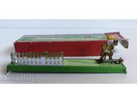 SOC WORKING MECHANICAL KIDS TOY SHEET METALLIC GOLF PLAYER