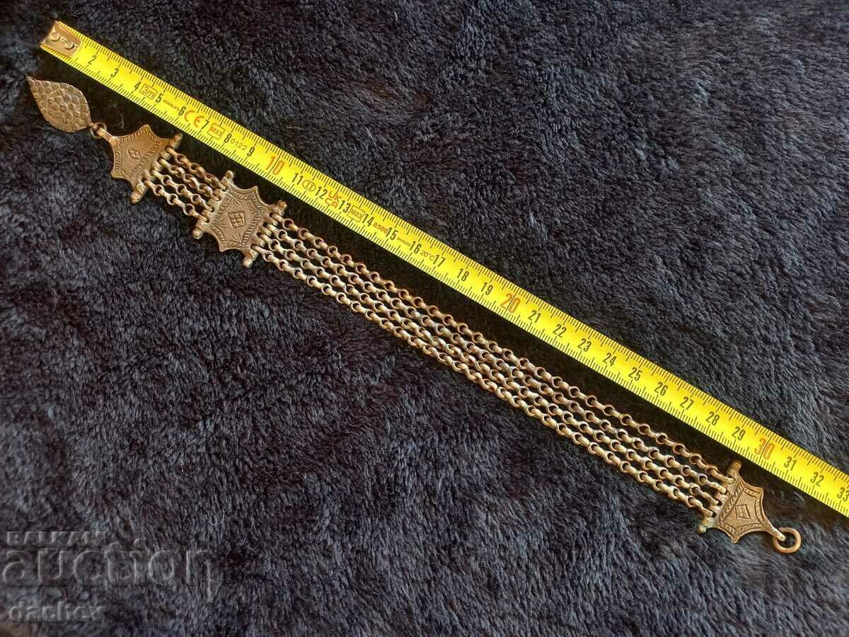 Costum unic renascentist cu tăietură argintie Kustek Pafti cu preț € 325.00 | 635.64 BGN Costum unic renascentist cu tăietură argintie Kustek Pafti cu preț € 325.00 | 635.64 BGN