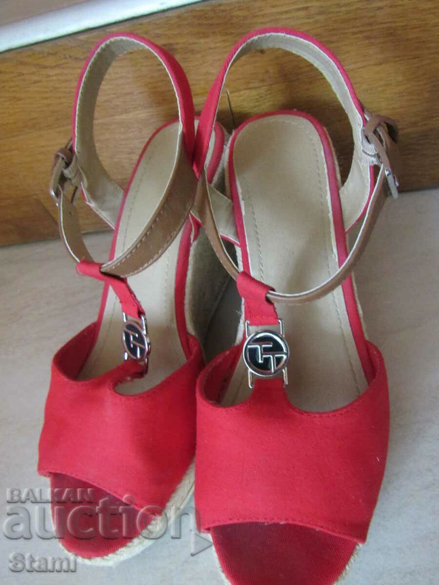 Licitație Sandale de lux Tom Tailor numărul 40