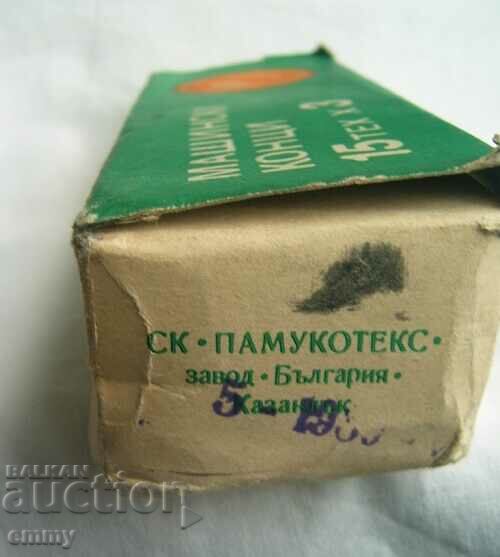 Old Sotsa machine threads - 12 in a box, white - 6 Old Sotsa machine threads - 12 in a box, white - 6