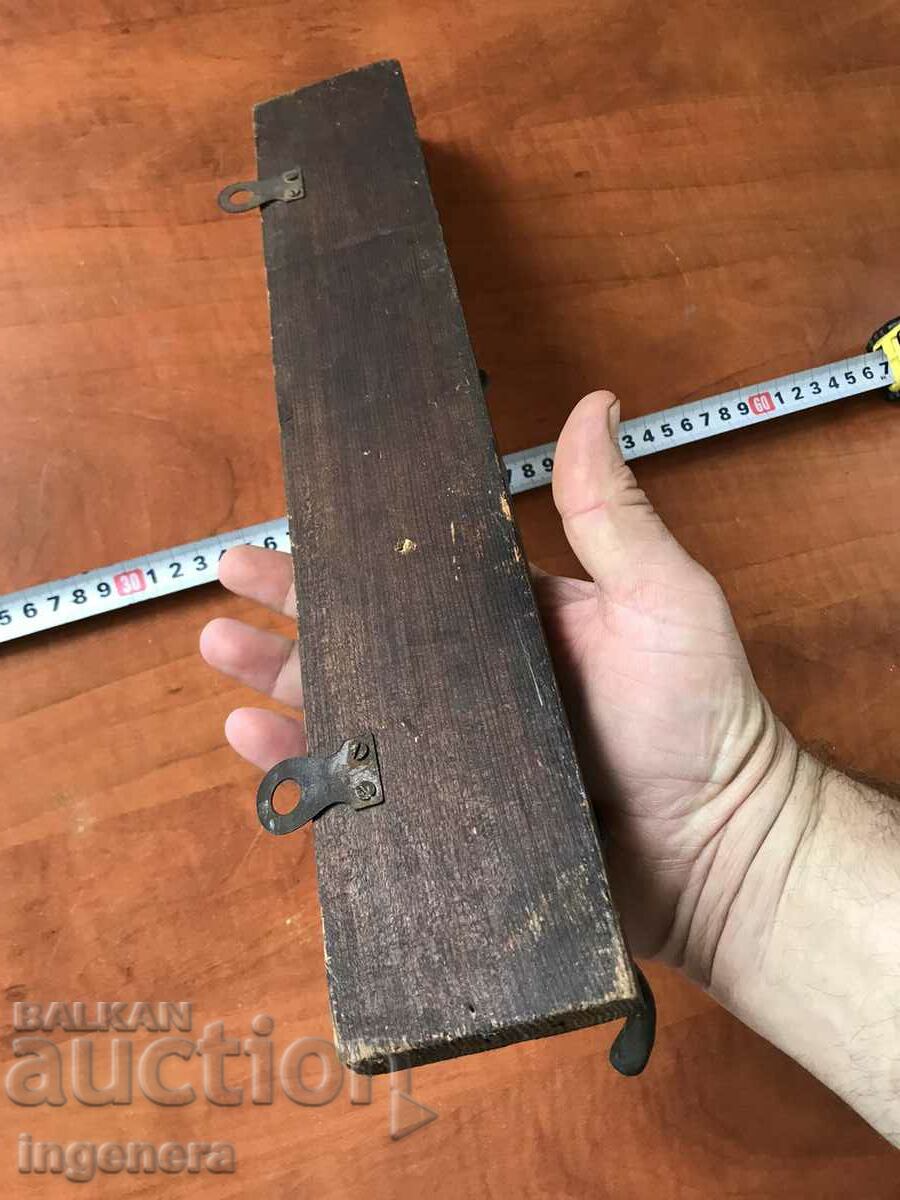 HANGER HANGER WOOD ANTIQUE - 5 HANGER HANGER WOOD ANTIQUE - 5